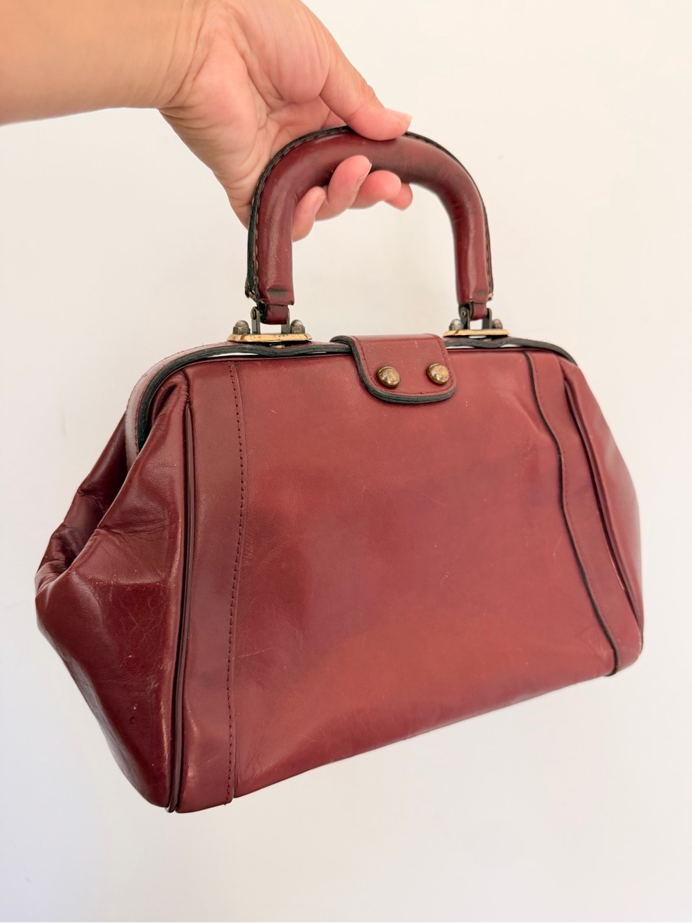 Vintage Etienne Aigner Doctor’s Satchel Handbag Purse in Burgundy Leather Bag - Picture 8 of 9